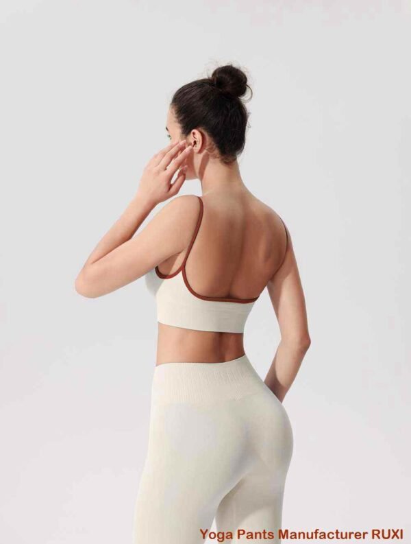 sutiene sport pentru cufere mici RUXI me1157